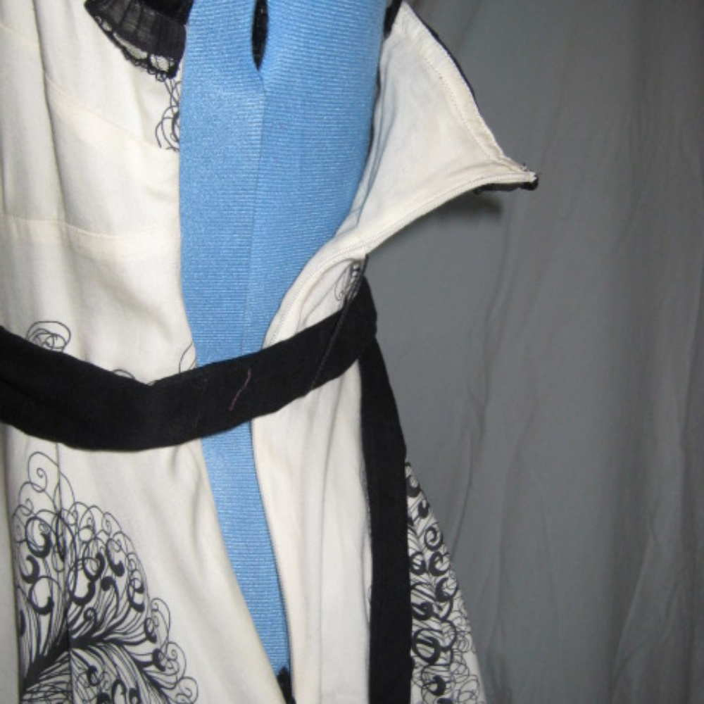 Black and white feather dress - Picture 8 of 8